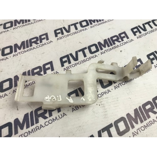 Кронштейн двери передних правых Hyundai i30 2007-2012 9042200400